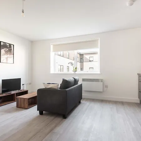 Apartment Modern 1 Bed In With Parking *