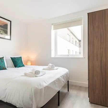 Apartment Modern 1 Bed In With Parking